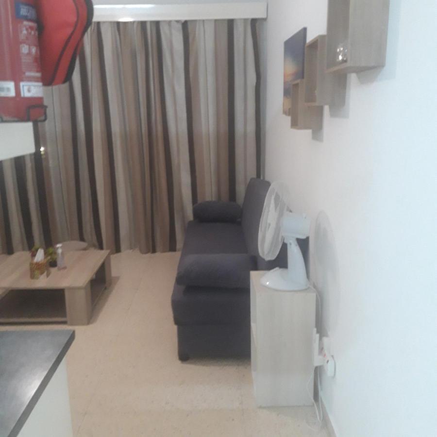 La Veranda Sea View Apartments Ларнака Екстериор снимка